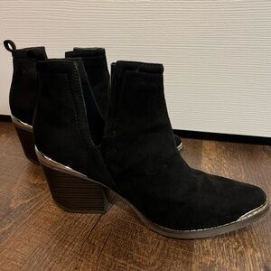 TG Black Pull On Ankle Bootie